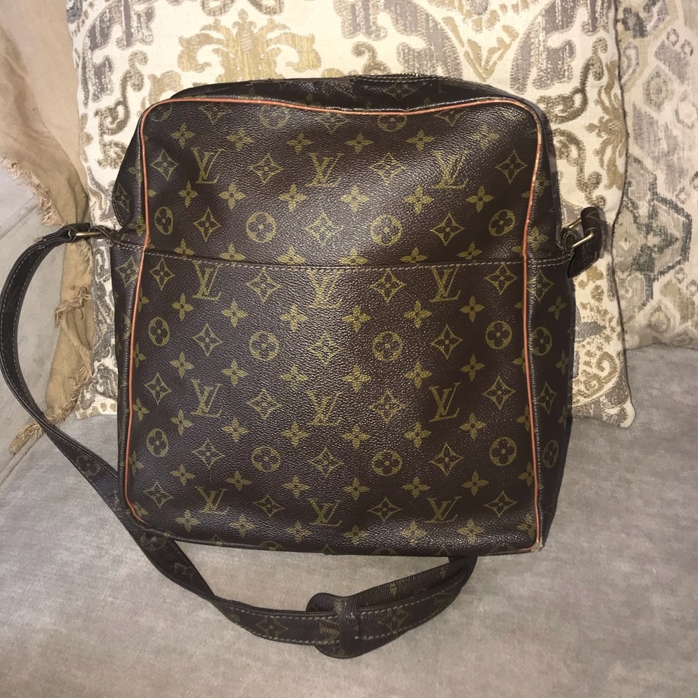 💄 Louis Vuitton cross body bag